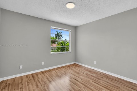 House in Pembroke Pines, Florida 4 bedrooms, 205.59 sq.m. № 1825717 - photo 24
