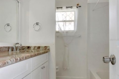 Casa en venta en New Port Richey, Florida, 2 dormitorios, 116.59 m2 № 1808590 - foto 17