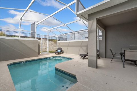 Townhouse in Davenport, Florida 4 bedrooms, 177.81 sq.m. № 2118467 - photo 18