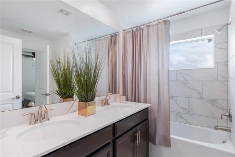 Townhouse in Davenport, Florida 4 bedrooms, 177.81 sq.m. № 2118467 - photo 11