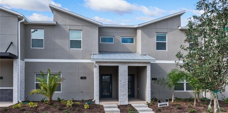 Townhouse in Davenport, Florida 4 bedrooms, 177.81 sq.m. № 2118467