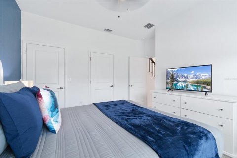 Townhouse in Davenport, Florida 4 bedrooms, 177.81 sq.m. № 2118467 - photo 13