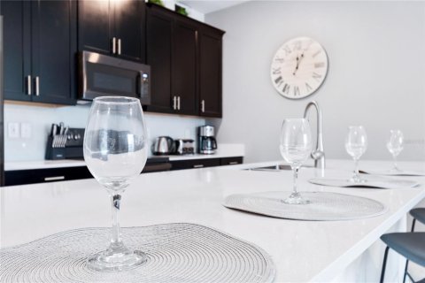 Townhouse in Davenport, Florida 4 bedrooms, 177.81 sq.m. № 2118467 - photo 8