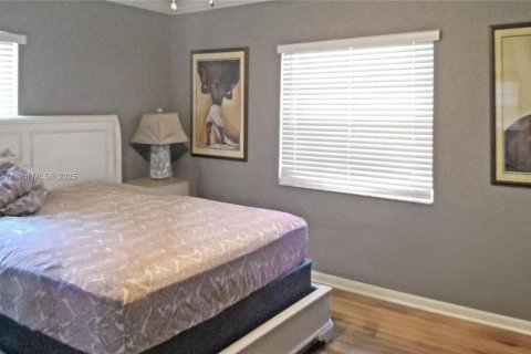 Casa en venta en North Miami, Florida, 3 dormitorios, 175.21 m2 № 1820165 - foto 22
