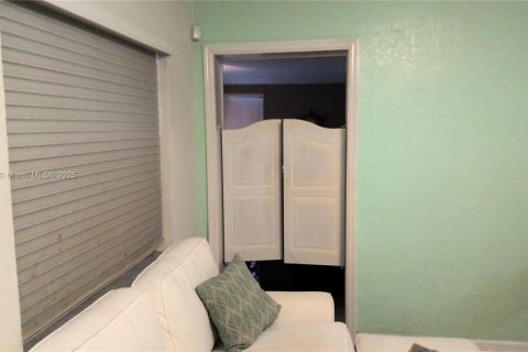 Casa en venta en North Miami, Florida, 3 dormitorios, 175.21 m2 № 1820165 - foto 8