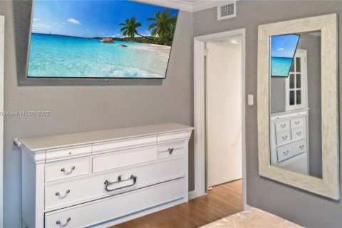 Casa en venta en North Miami, Florida, 3 dormitorios, 175.21 m2 № 1820165 - foto 24