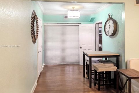 Casa en venta en North Miami, Florida, 3 dormitorios, 175.21 m2 № 1820165 - foto 12