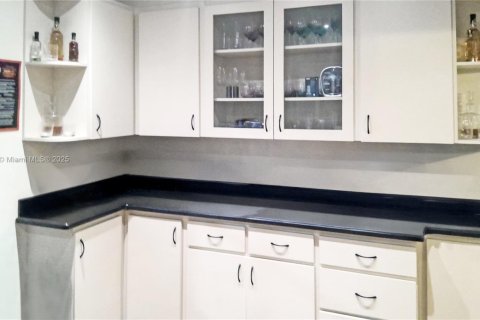 Casa en venta en North Miami, Florida, 3 dormitorios, 175.21 m2 № 1820165 - foto 28