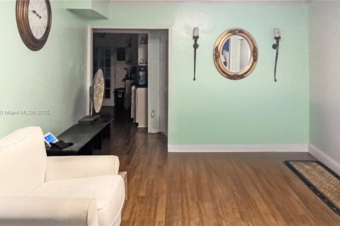 Casa en venta en North Miami, Florida, 3 dormitorios, 175.21 m2 № 1820165 - foto 26