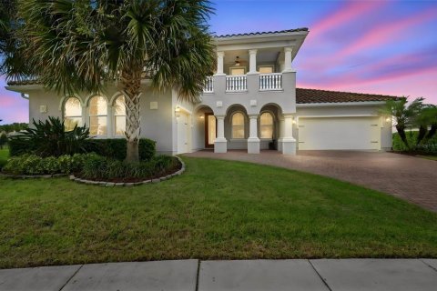 Villa ou maison à vendre à Kissimmee, Floride: 4 chambres, 296.17 m2 № 2405392 - photo 2