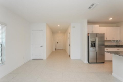 Casa en alquiler en Zephyrhills, Florida, 6 dormitorios, 239.69 m2 № 1906122 - foto 2