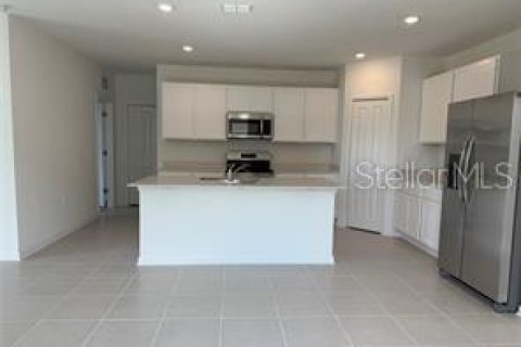 Casa en alquiler en Zephyrhills, Florida, 6 dormitorios, 239.69 m2 № 1906122 - foto 3