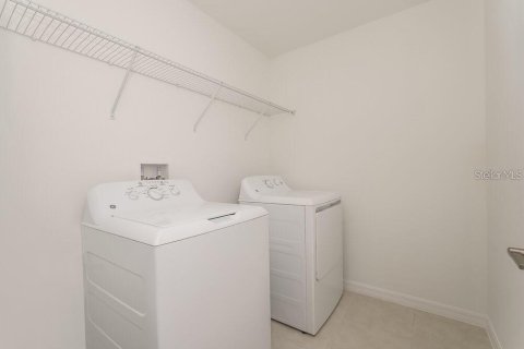 Casa en alquiler en Zephyrhills, Florida, 6 dormitorios, 239.69 m2 № 1906122 - foto 11