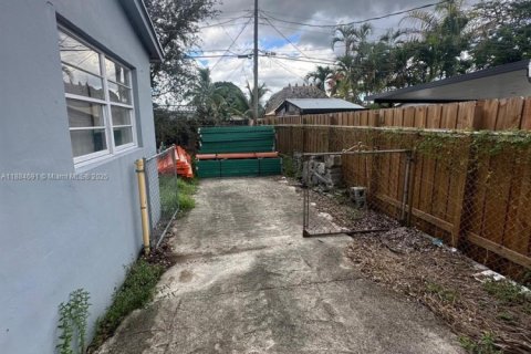 Propiedad comercial en venta en Hollywood, Florida № 1952408 - foto 25