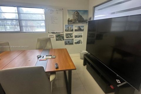 Propiedad comercial en venta en Hollywood, Florida № 1952408 - foto 22