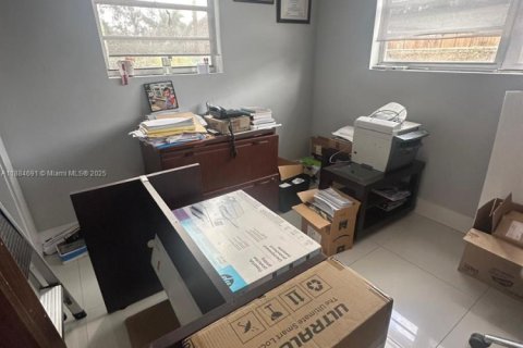 Propiedad comercial en venta en Hollywood, Florida № 1952408 - foto 16