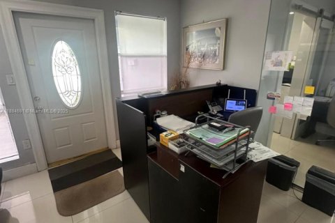 Propiedad comercial en venta en Hollywood, Florida № 1952408 - foto 24