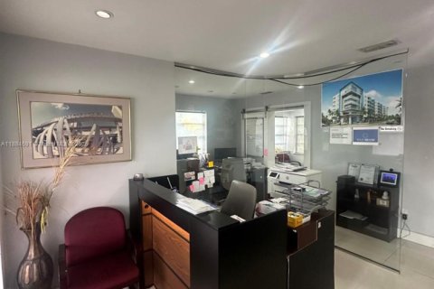 Propiedad comercial en venta en Hollywood, Florida № 1952408 - foto 20