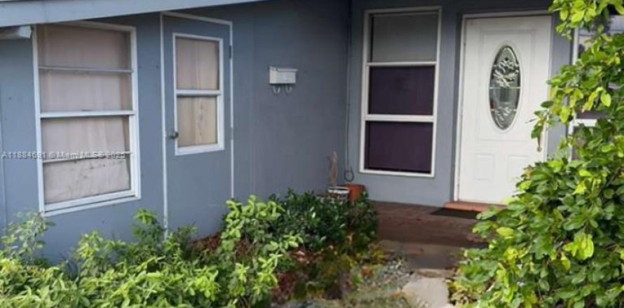 Propiedad comercial en Hollywood, Florida № 1952408