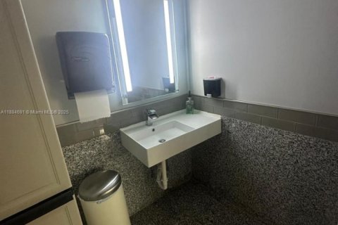 Propiedad comercial en venta en Hollywood, Florida № 1952408 - foto 15