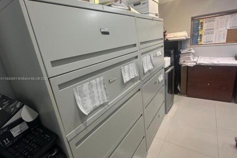 Propiedad comercial en venta en Hollywood, Florida № 1952408 - foto 7