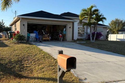 Дом в Кейп-Корал, Флорида 3 спальни, 128.48м2 № 2026422