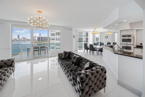 Condominio en venta en Aventura, Florida, 3 dormitorios, 285.49 m2 № 1980997 - foto 5