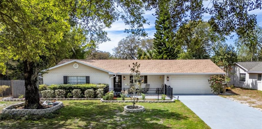 Villa ou maison à Mount Dora, Floride 2 chambres, 165.74 m2 № 1670006