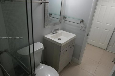 Condo in Fort Lauderdale, Florida, 2 bedrooms  № 1888832 - photo 25