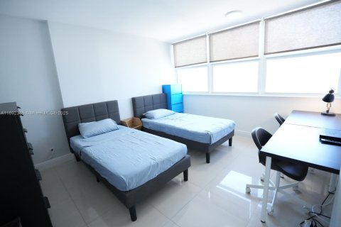 Condo in Fort Lauderdale, Florida, 2 bedrooms  № 1888832 - photo 22