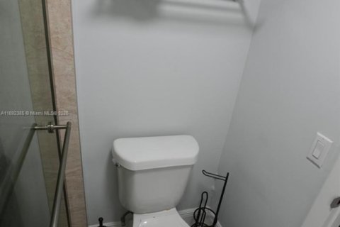 Condo in Fort Lauderdale, Florida, 2 bedrooms  № 1888832 - photo 21