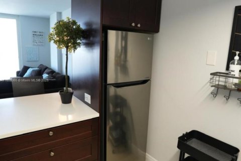 Condo in Fort Lauderdale, Florida, 2 bedrooms  № 1888832 - photo 12