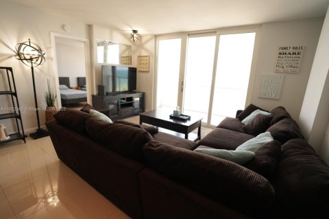 Condo in Fort Lauderdale, Florida, 2 bedrooms  № 1888832 - photo 7