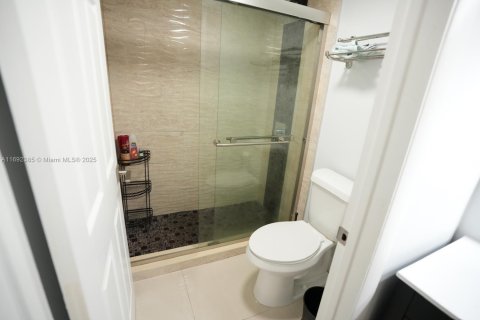 Condo in Fort Lauderdale, Florida, 2 bedrooms  № 1888832 - photo 19