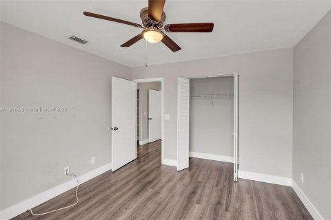 Casa en venta en Pembroke Pines, Florida, 4 dormitorios, 205.59 m2 № 1766303 - foto 27