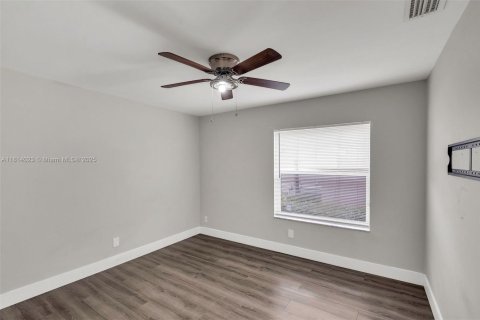 Casa en venta en Pembroke Pines, Florida, 4 dormitorios, 205.59 m2 № 1766303 - foto 10