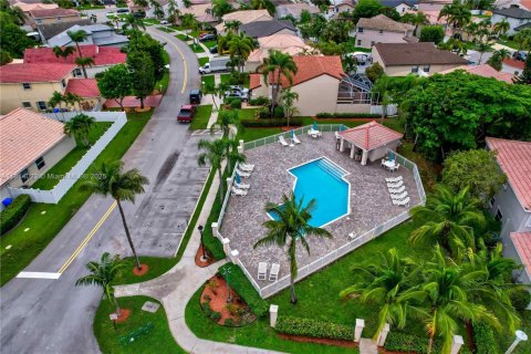 Casa en venta en Pembroke Pines, Florida, 4 dormitorios, 205.59 m2 № 1766303 - foto 29