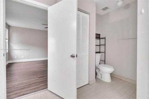 Casa en venta en Pembroke Pines, Florida, 4 dormitorios, 205.59 m2 № 1766303 - foto 22