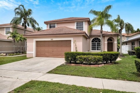 Casa en venta en Pembroke Pines, Florida, 4 dormitorios, 205.59 m2 № 1766303 - foto 1