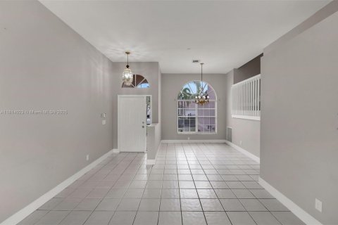 Casa en venta en Pembroke Pines, Florida, 4 dormitorios, 205.59 m2 № 1766303 - foto 7