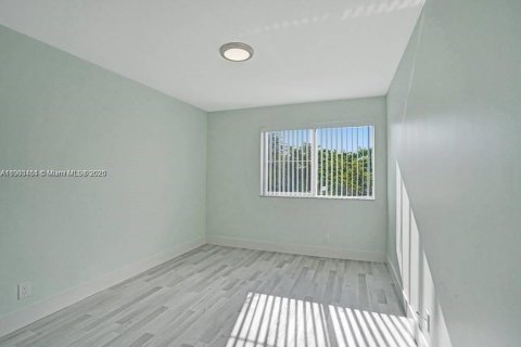 Condo in Plantation, Florida, 2 bedrooms  № 1954418 - photo 9