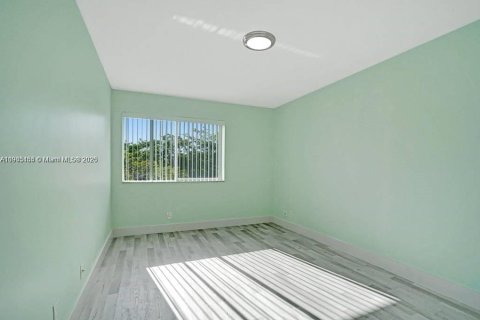 Condo in Plantation, Florida, 2 bedrooms  № 1954418 - photo 13