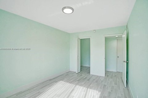 Condo in Plantation, Florida, 2 bedrooms  № 1954418 - photo 14