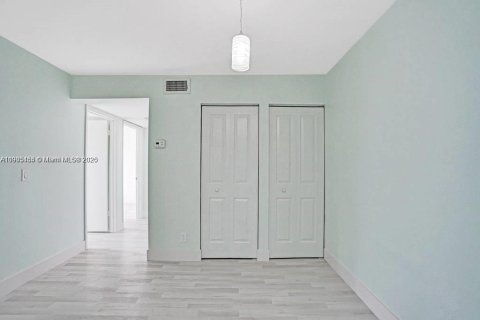 Condo in Plantation, Florida, 2 bedrooms  № 1954418 - photo 8