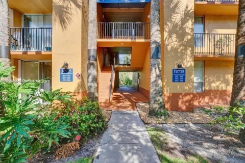 Condo in Plantation, Florida, 2 bedrooms  № 1954418 - photo 1