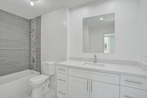 Condo in Plantation, Florida, 2 bedrooms  № 1954418 - photo 11