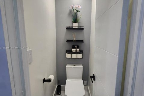 Villa ou maison à vendre à Fort Lauderdale, Floride: 4 chambres, 85.93 m2 № 1822035 - photo 20