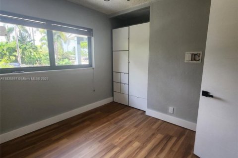 Villa ou maison à vendre à Fort Lauderdale, Floride: 4 chambres, 85.93 m2 № 1822035 - photo 30