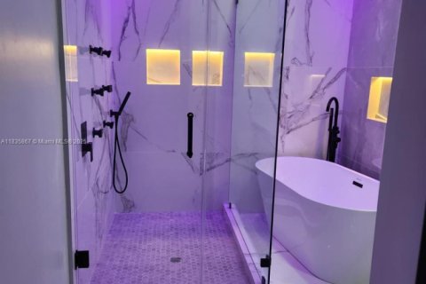 Villa ou maison à vendre à Fort Lauderdale, Floride: 4 chambres, 85.93 m2 № 1822035 - photo 18