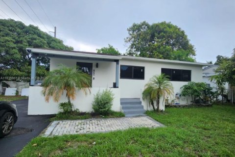 Villa ou maison à vendre à Fort Lauderdale, Floride: 4 chambres, 85.93 m2 № 1822035 - photo 1
